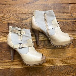 Klub Nico leather & canvas peep toe platform high heel ankle bootie size 9